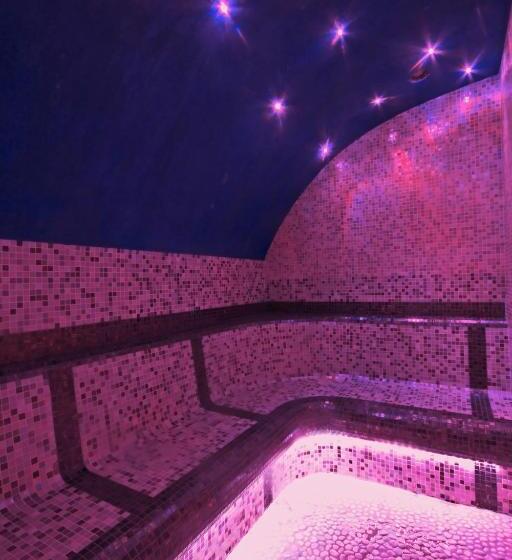 هتل Centrum Green Hill Business & Spa