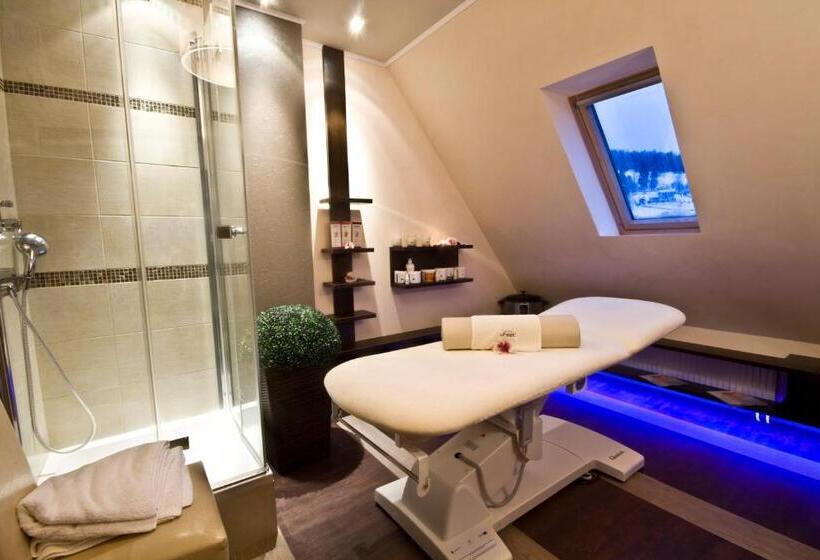 هتل Centrum Green Hill Business & Spa