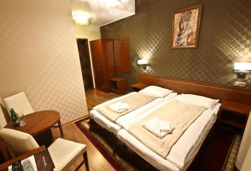 هتل Centrum Green Hill Business & Spa