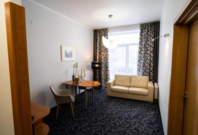 酒店 Sanvit Restauracja & Spa