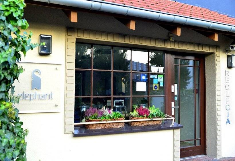 בית מלון כפרי City Center House Elephant