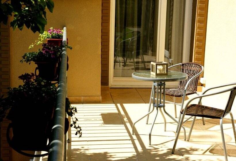 בית מלון כפרי City Center House Elephant