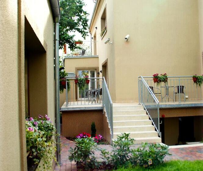 בית מלון כפרי City Center House Elephant