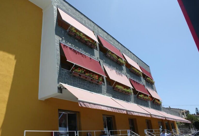 בית מלון כפרי Cliché