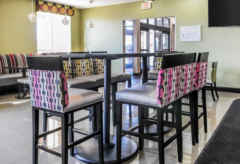 فندق Comfort Inn & Suites Artesia