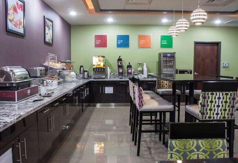 فندق Comfort Inn & Suites Artesia