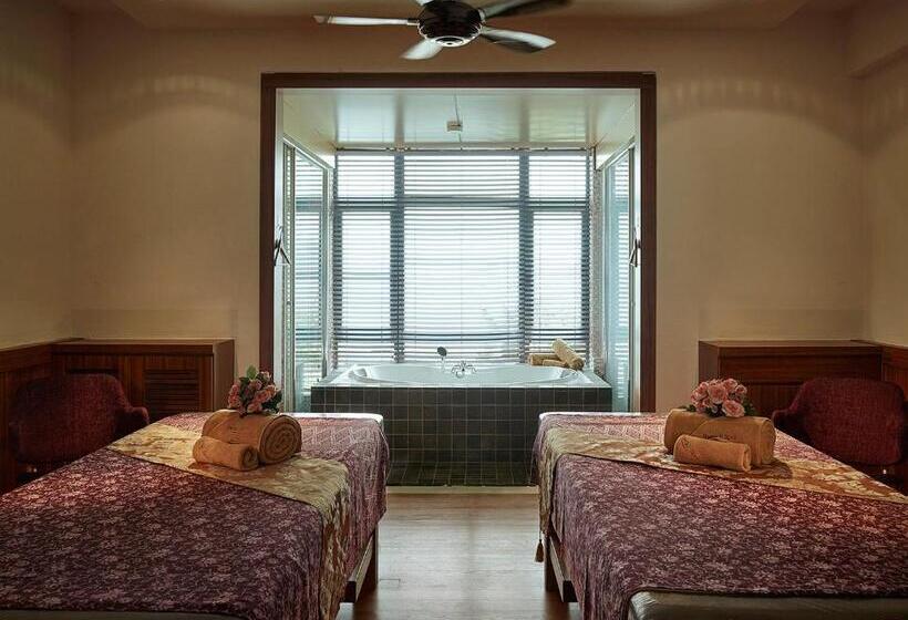 Отель Dayang Bay Resort Langkawi