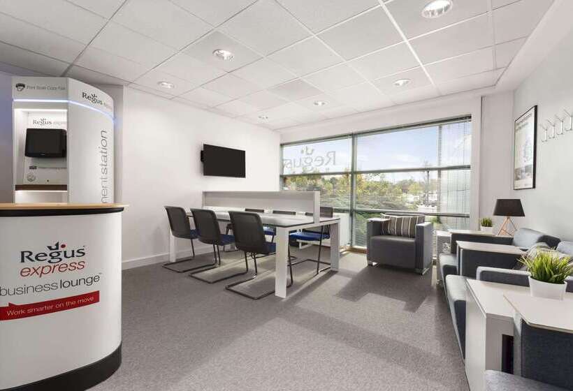 호텔 Days Inn Cannock Norton Canes