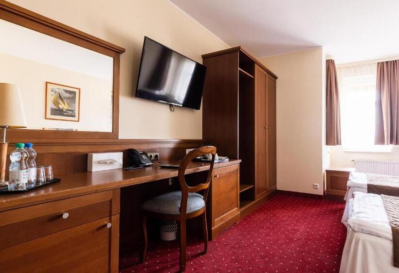 酒店 Diamond W Białym Dworku