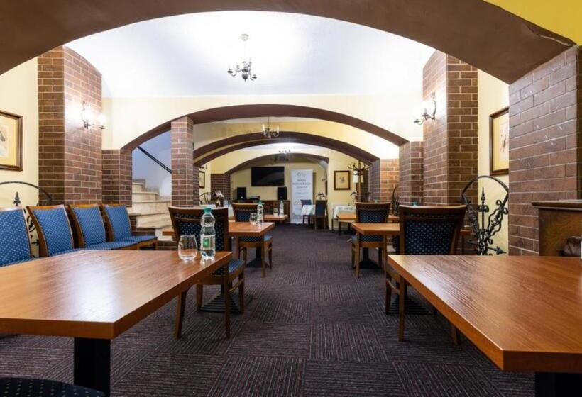 酒店 Diamond W Białym Dworku