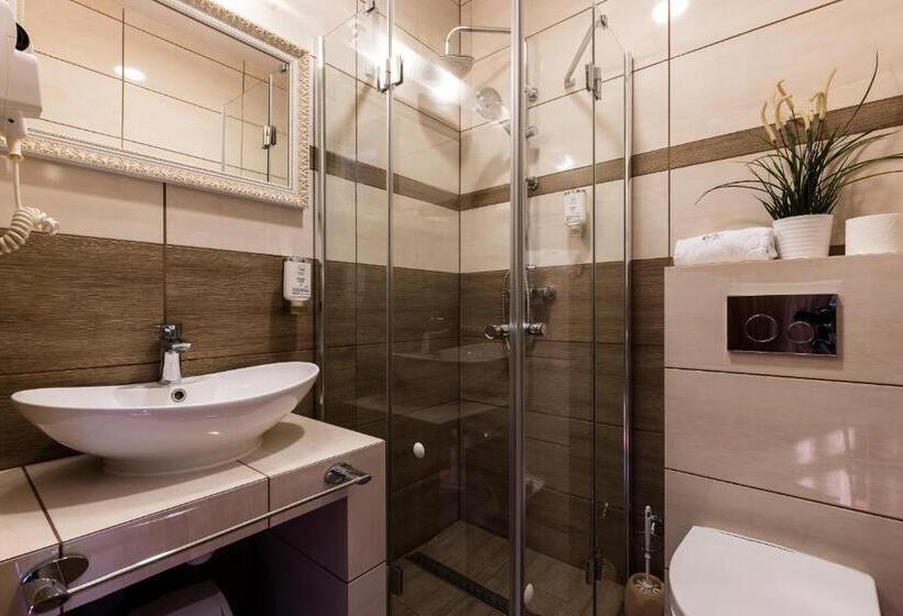 酒店 Diamond W Białym Dworku