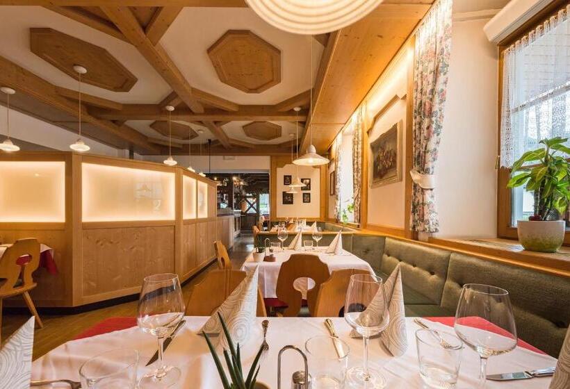 בית מלון כפרי Dolomiten