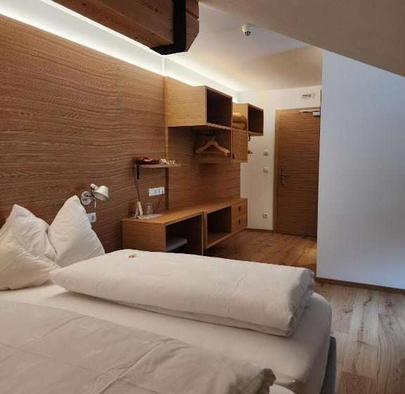 בית מלון כפרי Dolomiten