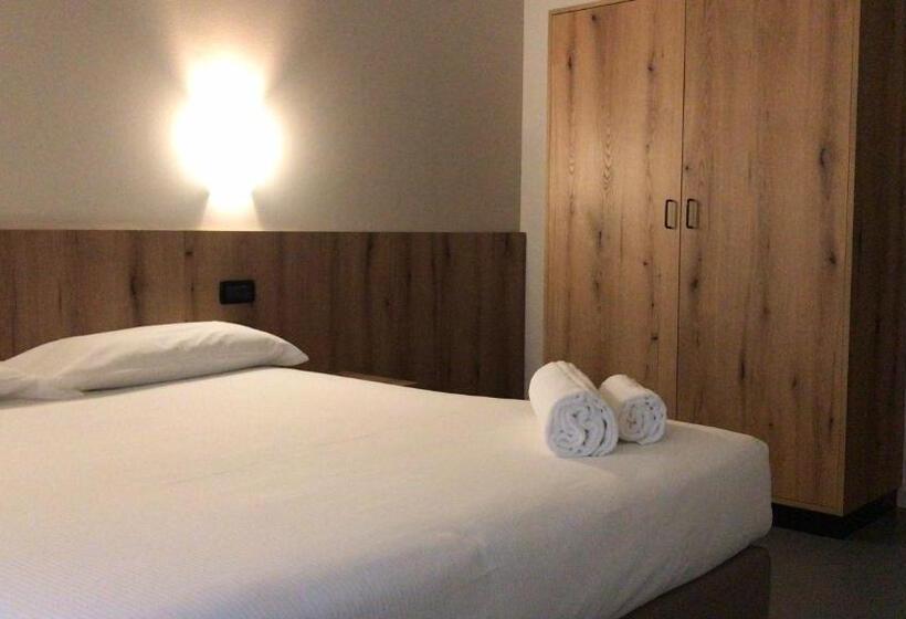 Отель Doria Business & Bike