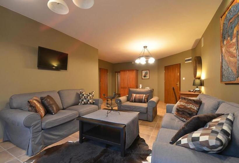 Отель Dworek Nad Regą