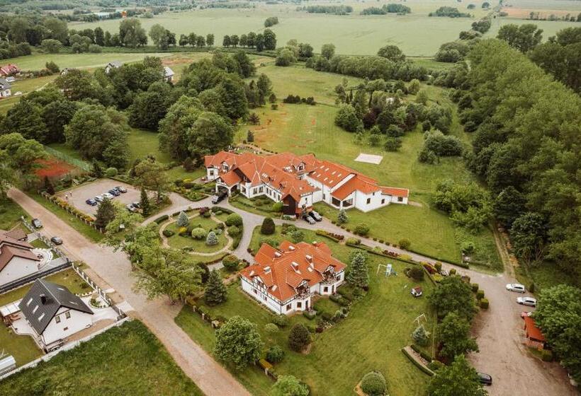 Отель Dworek Nad Regą