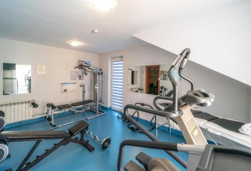 ホテル Dworek Skawiński