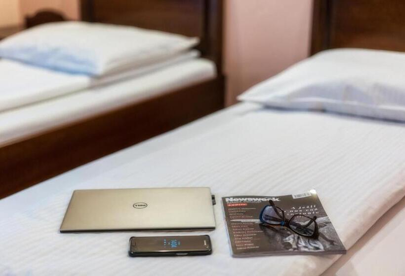 ホテル Dworek Skawiński