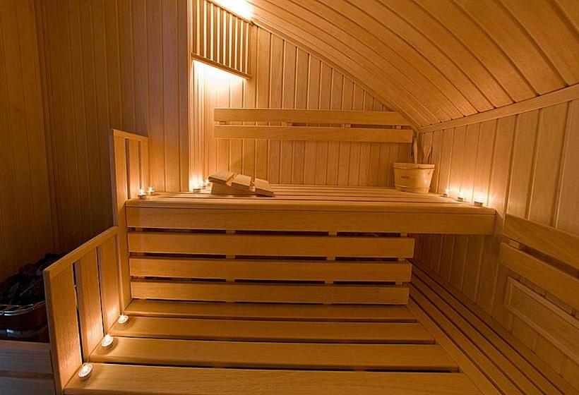 ホテル Dworek Skawiński