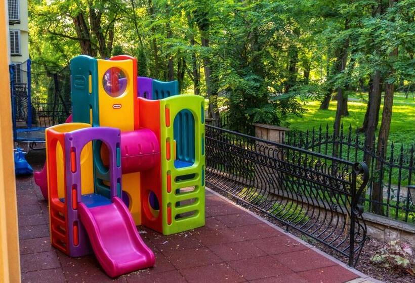 ホテル Dworek Skawiński