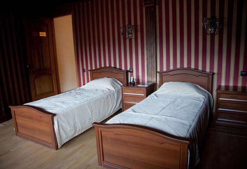 ホテル Dynasty Apartments