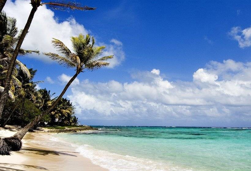 בית מלון כפרי Elewana Afrochic Diani Beach