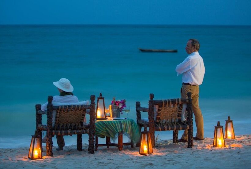 בית מלון כפרי Elewana Afrochic Diani Beach