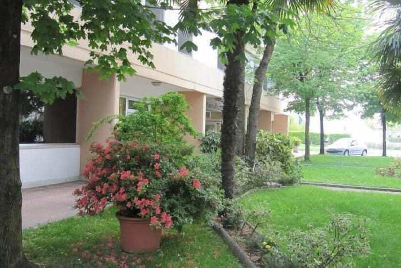 בית מלון כפרי Garden