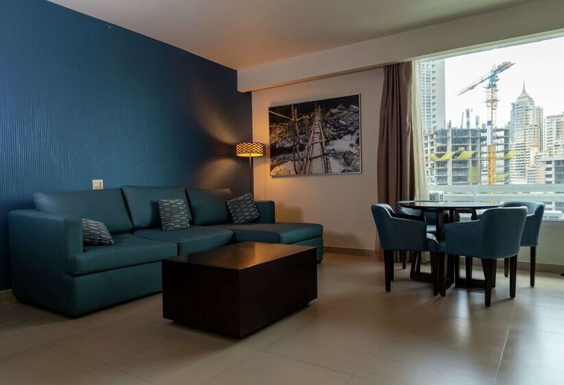 Отель Hampton By Hilton Panama