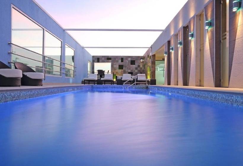 Отель Hampton By Hilton Panama