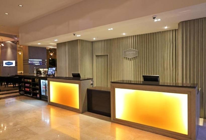 Отель Hampton By Hilton Panama