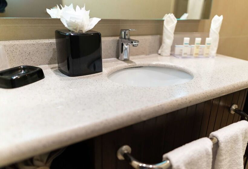 Отель Hampton By Hilton Panama