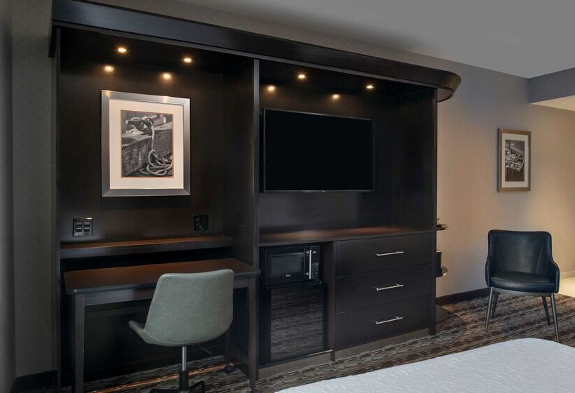 בית מלון כפרי Hampton Inn & Suites Portsmouth Downtown