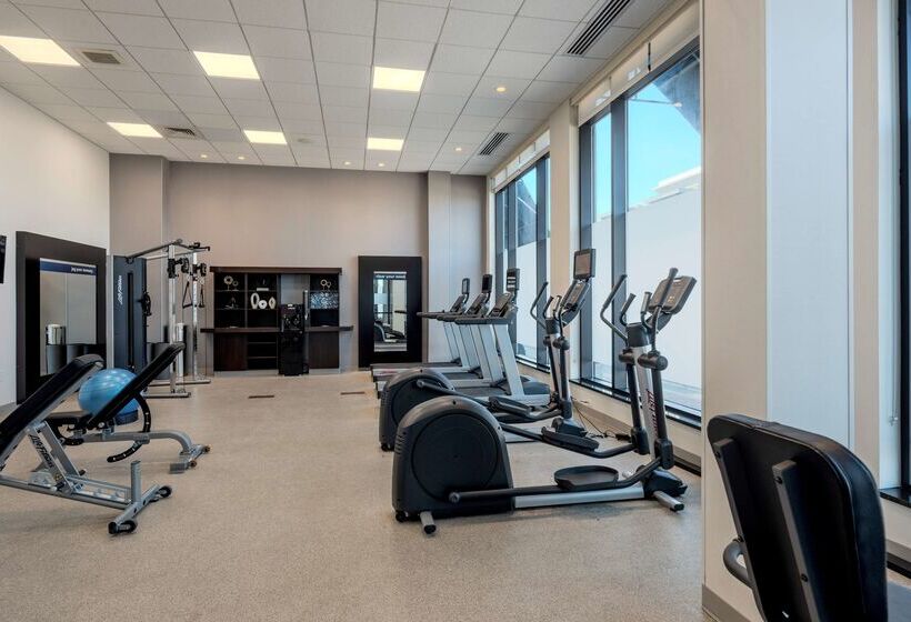 בית מלון כפרי Hampton Inn & Suites Portsmouth Downtown