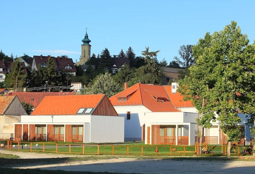 בית מלון כפרי Historia Malomkert