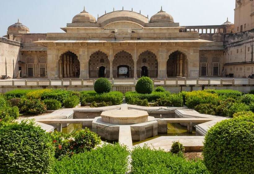 Отель Holiday Inn Jaipur City Centre, An Ihg