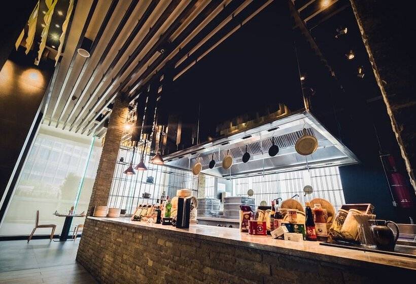 Отель Holiday Inn Jaipur City Centre, An Ihg