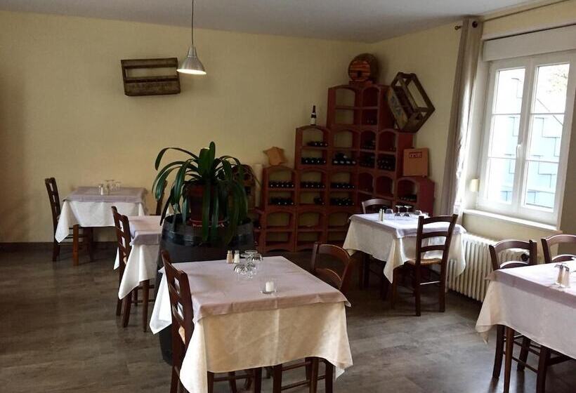 فندق Hôtel Les Boucles De Meuse