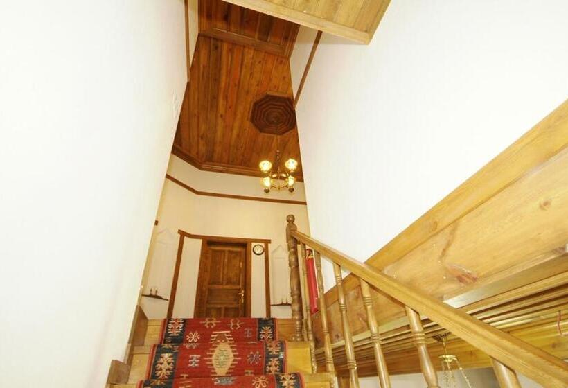 فندق Kardelen Konakları