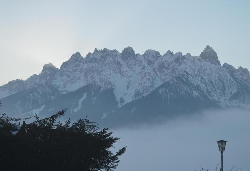 בית מלון כפרי Kirchenwirt