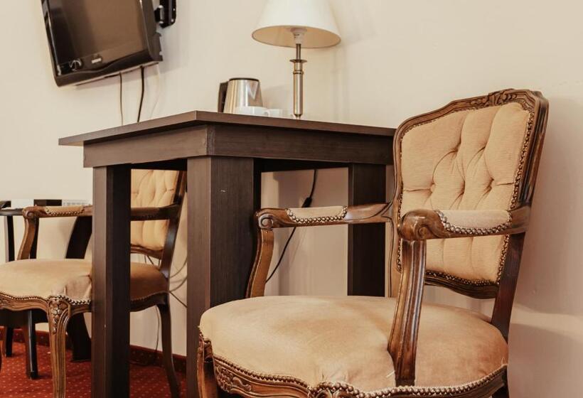 בית מלון כפרי Korona