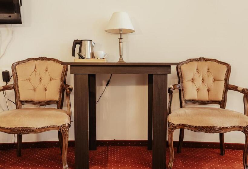 בית מלון כפרי Korona