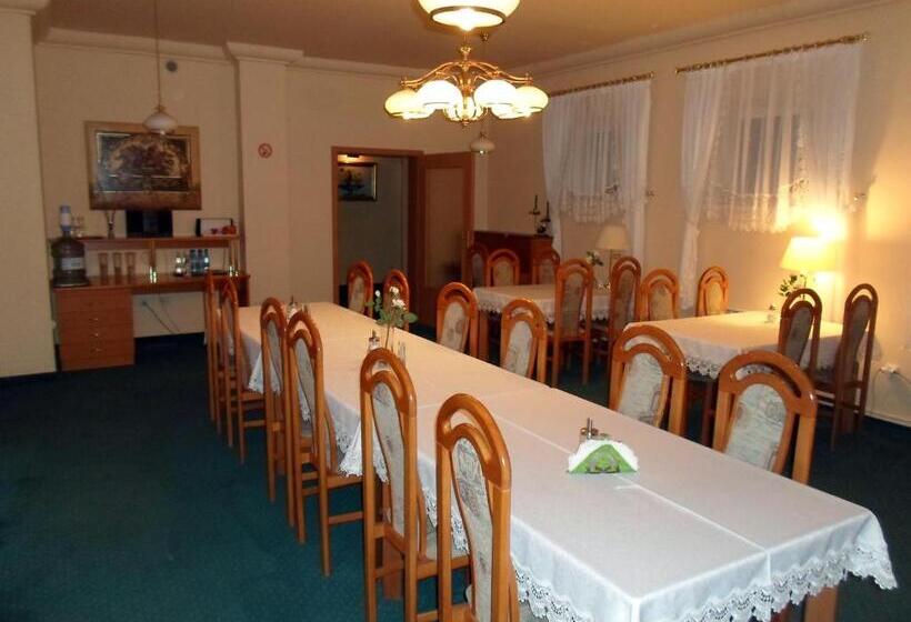 בית מלון כפרי Korona