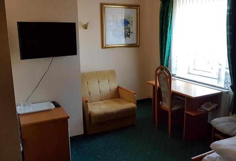 בית מלון כפרי Korona