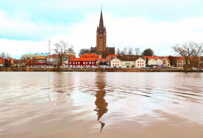 Vänerport Lakefront Hotell