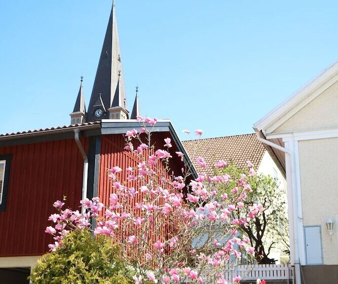 Vänerport Lakefront Hotell