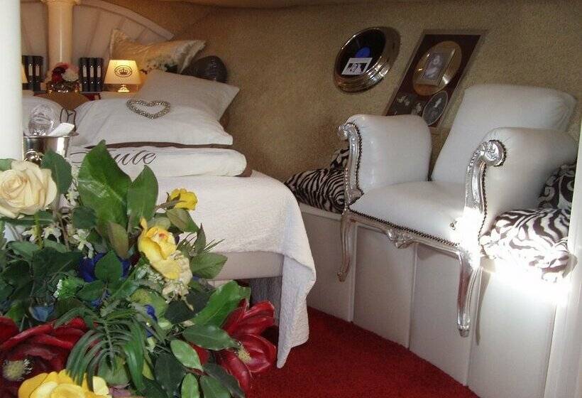 هتل Maria Callas Yacht