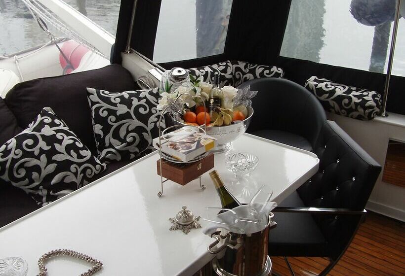 هتل Maria Callas Yacht