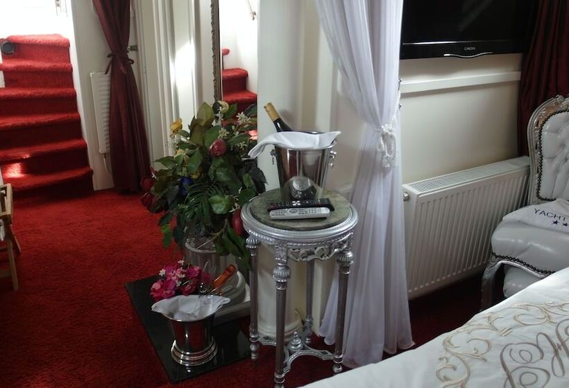 هتل Maria Callas Yacht