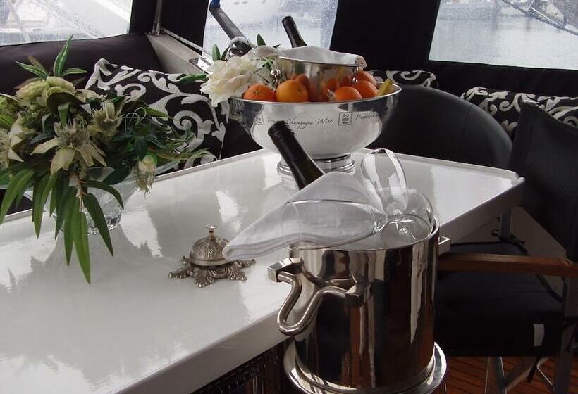 هتل Maria Callas Yacht